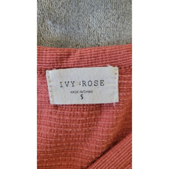 Women's Ivy Rose Dusty Pink Button Down Shirt - Picture 3 of 4